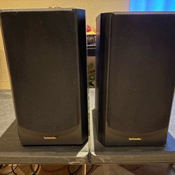 PAIR TECHWOOD BOOKSHELF SPEAKERS