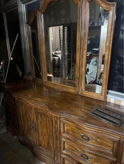 Vintage Drexel "Grand Villa" Solid Oak 4-Piece Bedroom Set