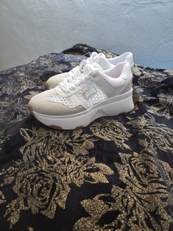 GBG LOS ANGELES  SHOES