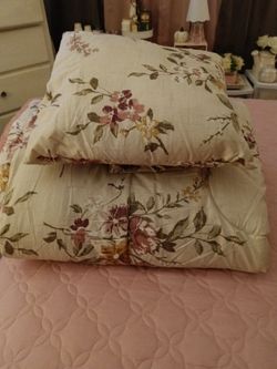 Brand new 4-Piece comforter set queen size