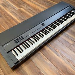Roland RD-300S Stage Piano (+Stand & Pedal)