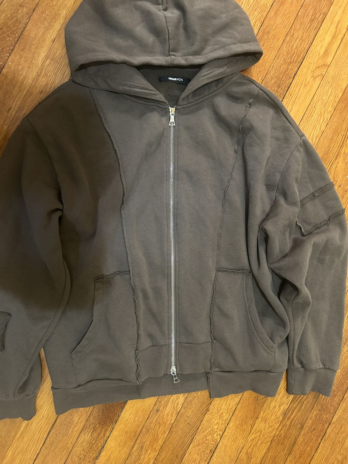 NOVA BRAND SWEATER DISTRESSED FINISHED & OVERSIZED
