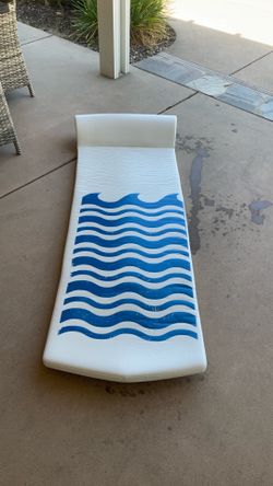 Pool lounge
