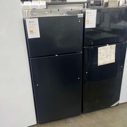 GE 16.6 cu. ft. Top Freezer Refrigerator