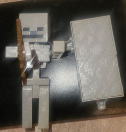 Minecraft skeleton figure