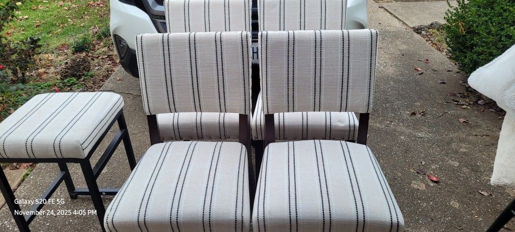 4 Dining Chairs