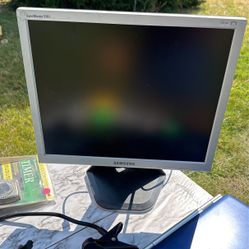Samsung  Monitor