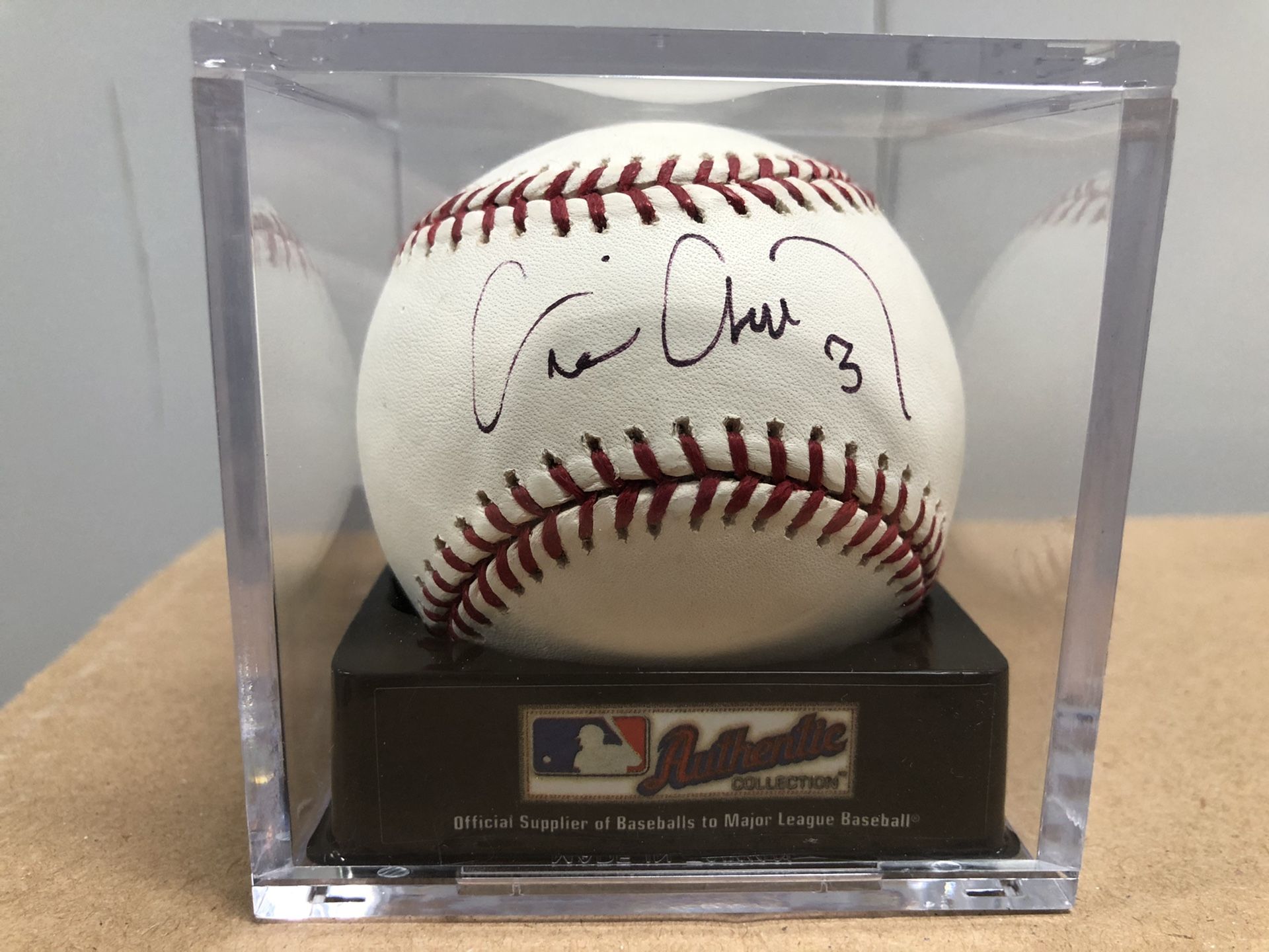 Oakland Athletics Eric Chavez Autographed MLB Baseball *EXCELLENT CONDITION* Display Case Included