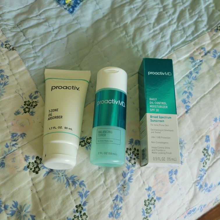 Bundle Proactiv T-ZONE Oil Absorber Moisturizer, balancing toner and moisturizer