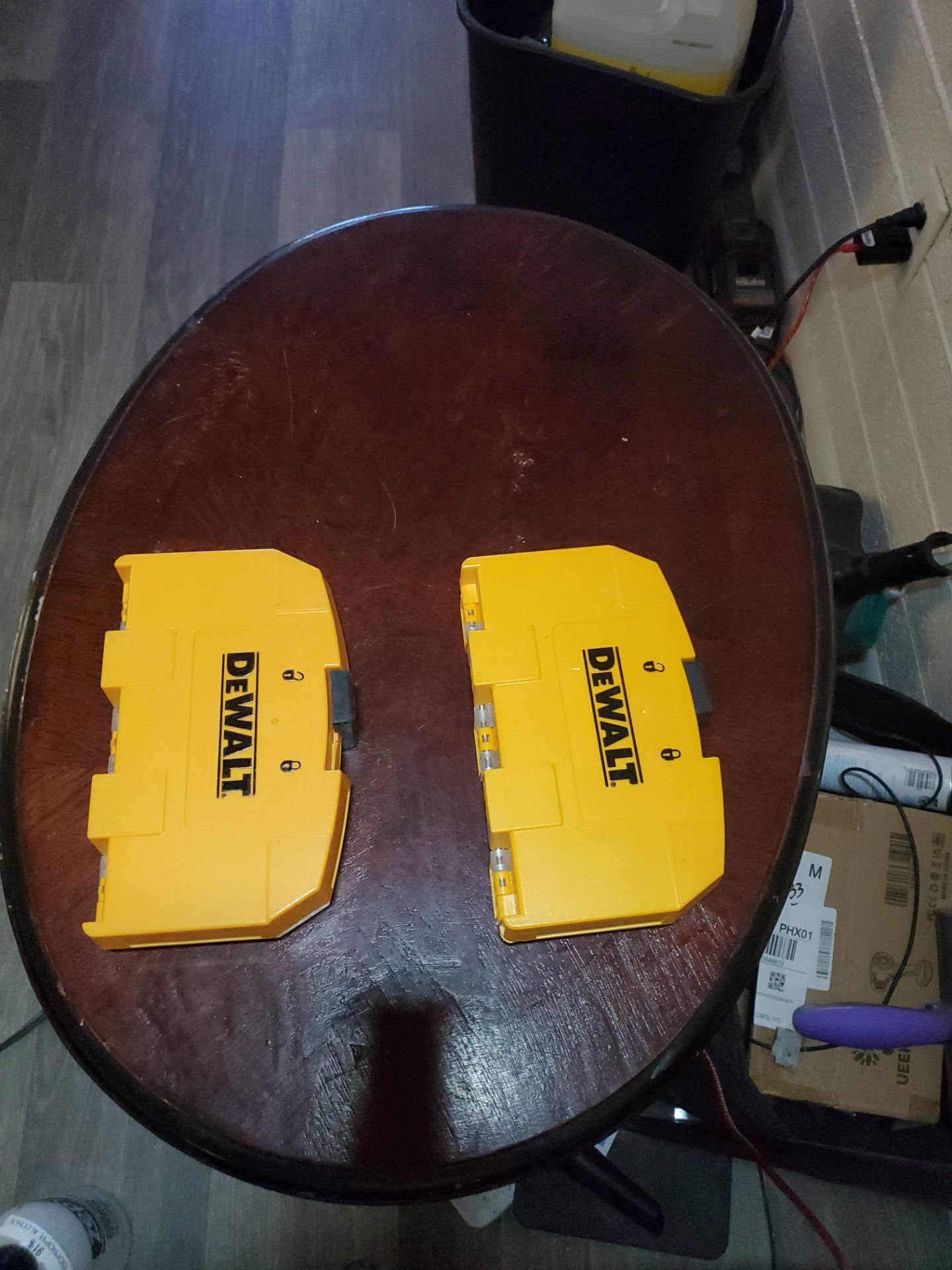 This is a DEWALT DW2190 medium tough case .