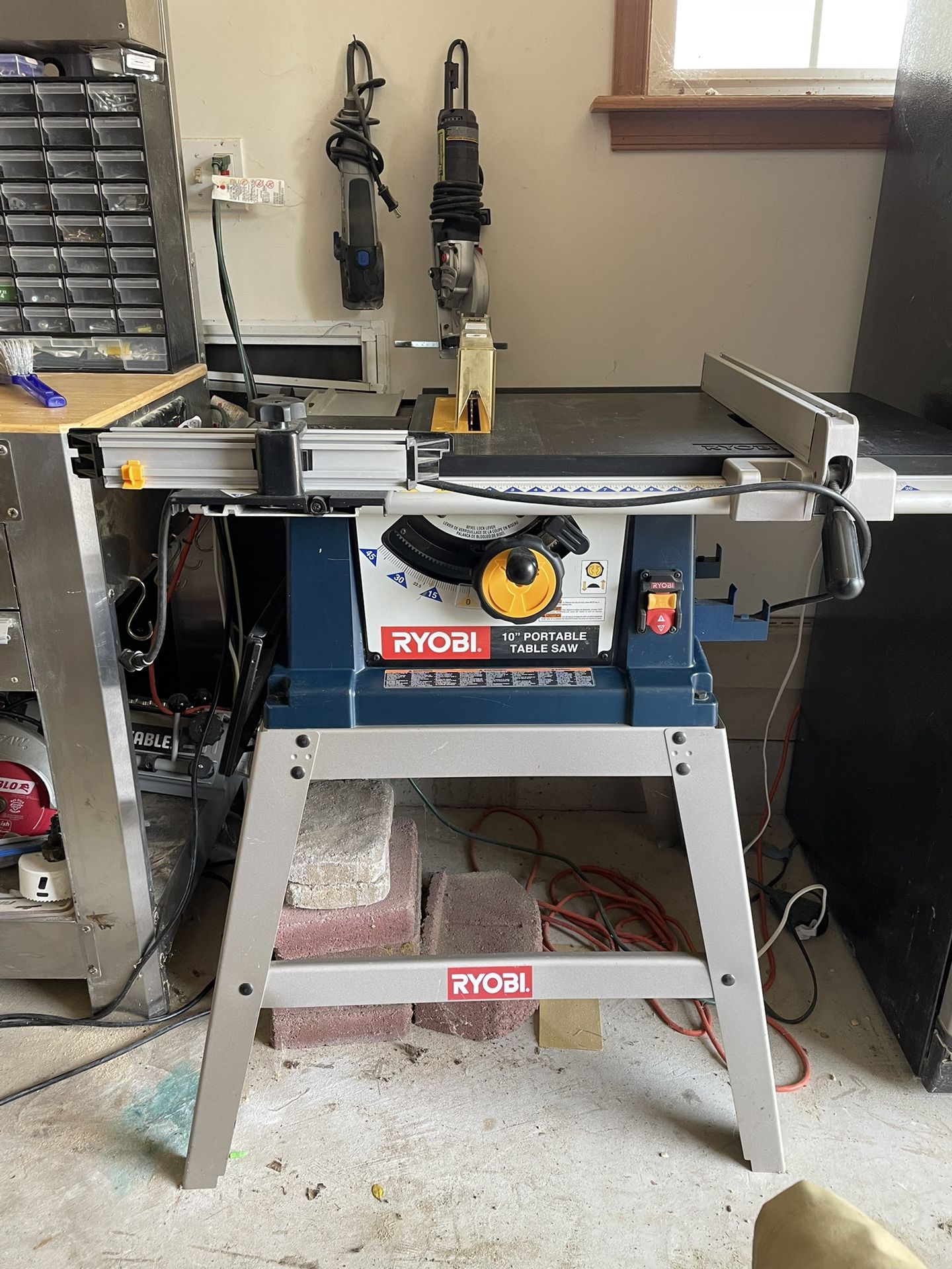 Ryobi 10" Portable Table Saw (BTS15)