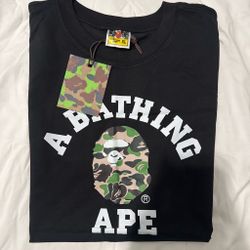 BAPE- black tee with camo ape head