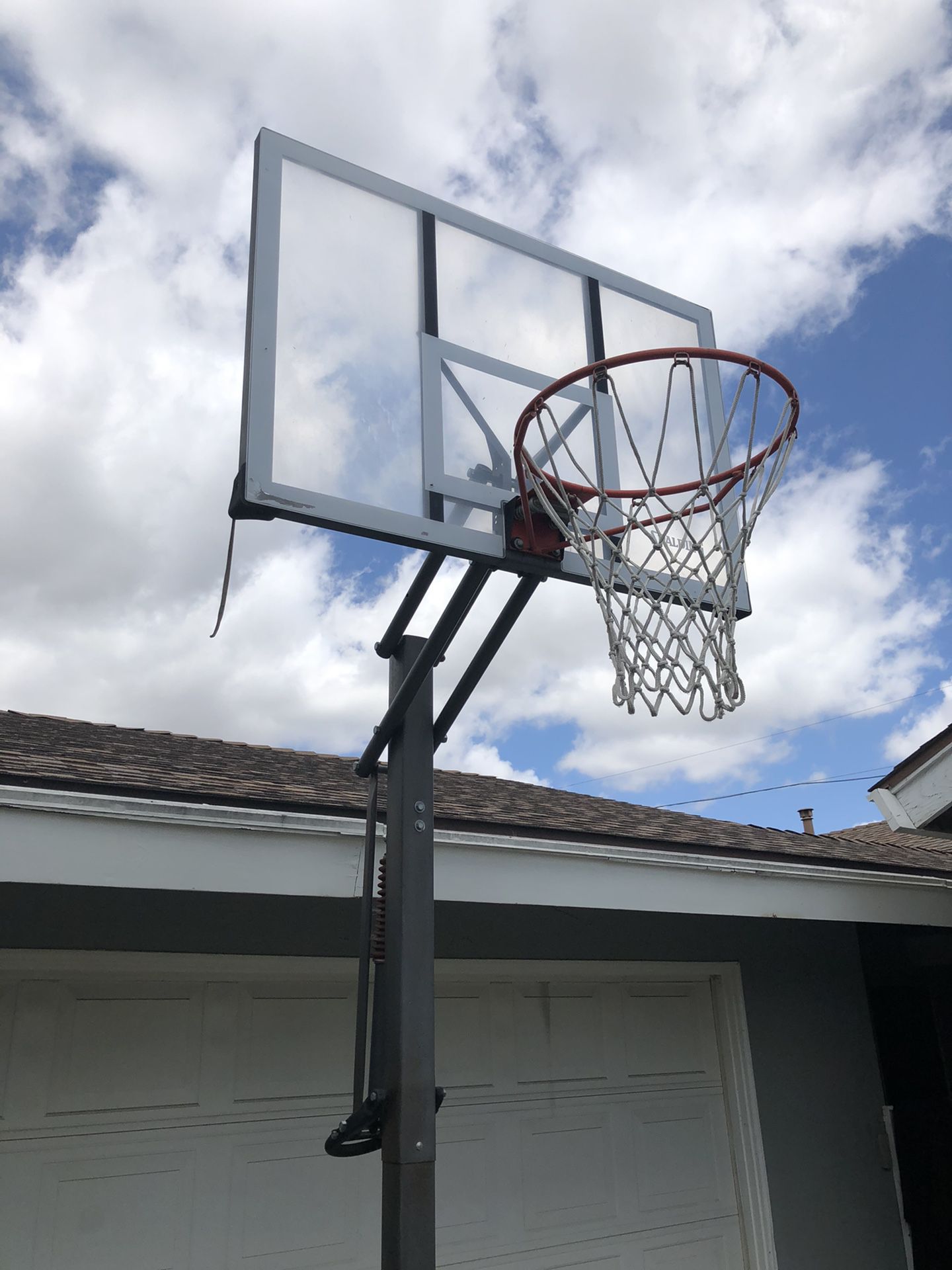 Spaulding basketball hoop