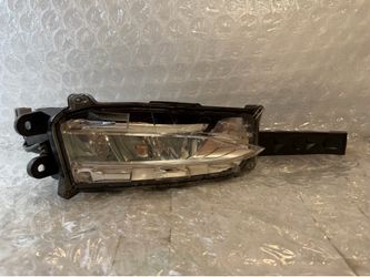 2015-2016-2017 LEXUS NX NX200T F SPORT FOG LIGHT PASSENGER RIGHT OEM