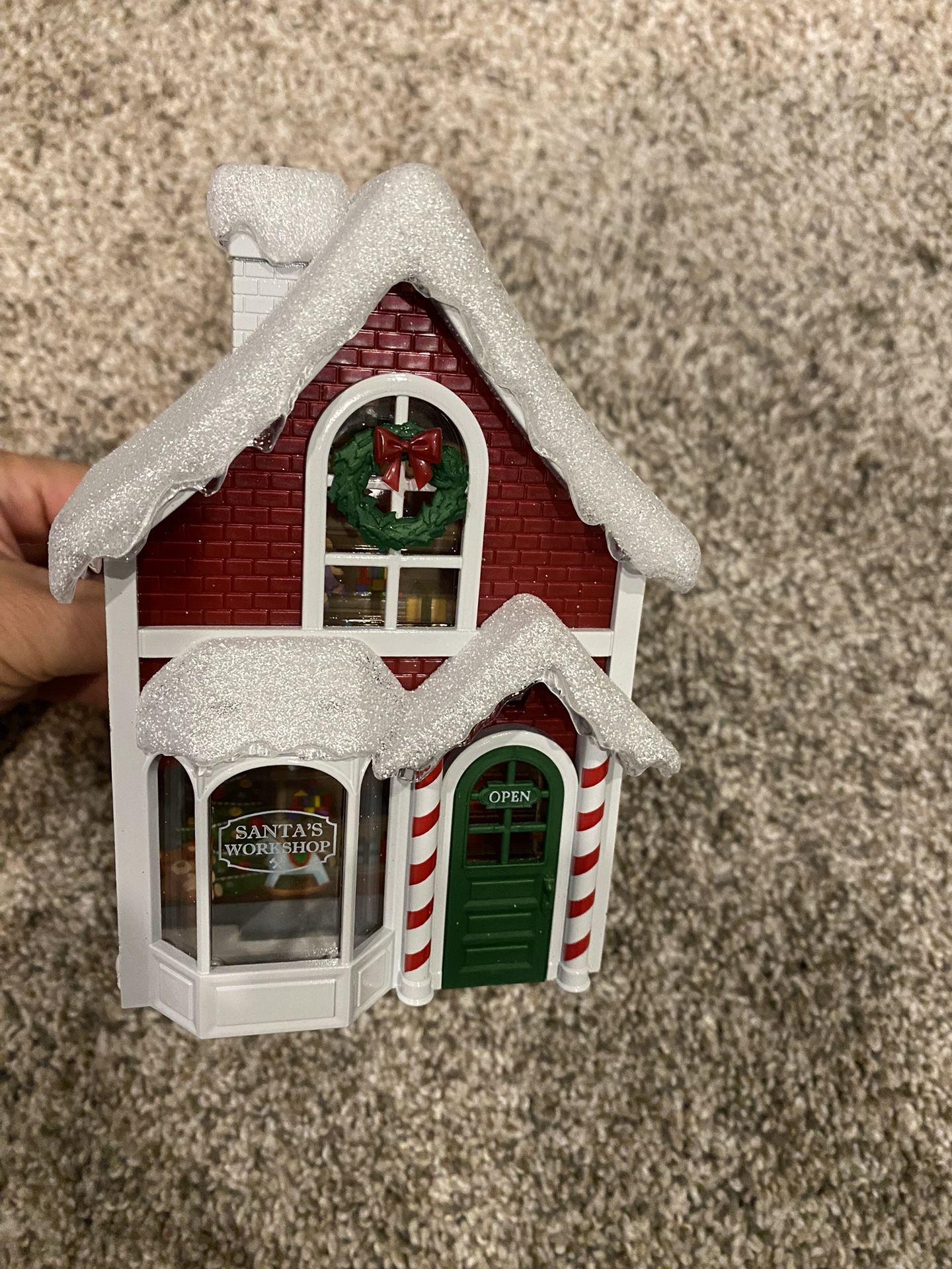 Bath and Bodyworks Santas workshop projector wallflower plug