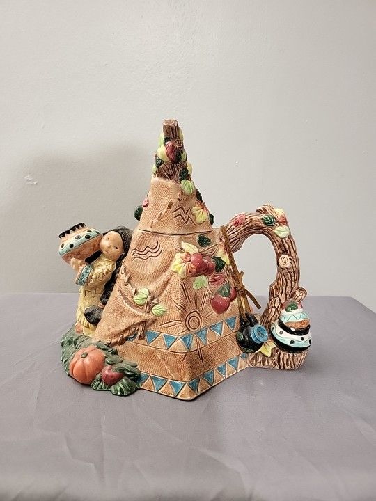 ENESCO Rare Friends of the Feather Teepee Teapot 1997 Designed By Karen Hahn (U)