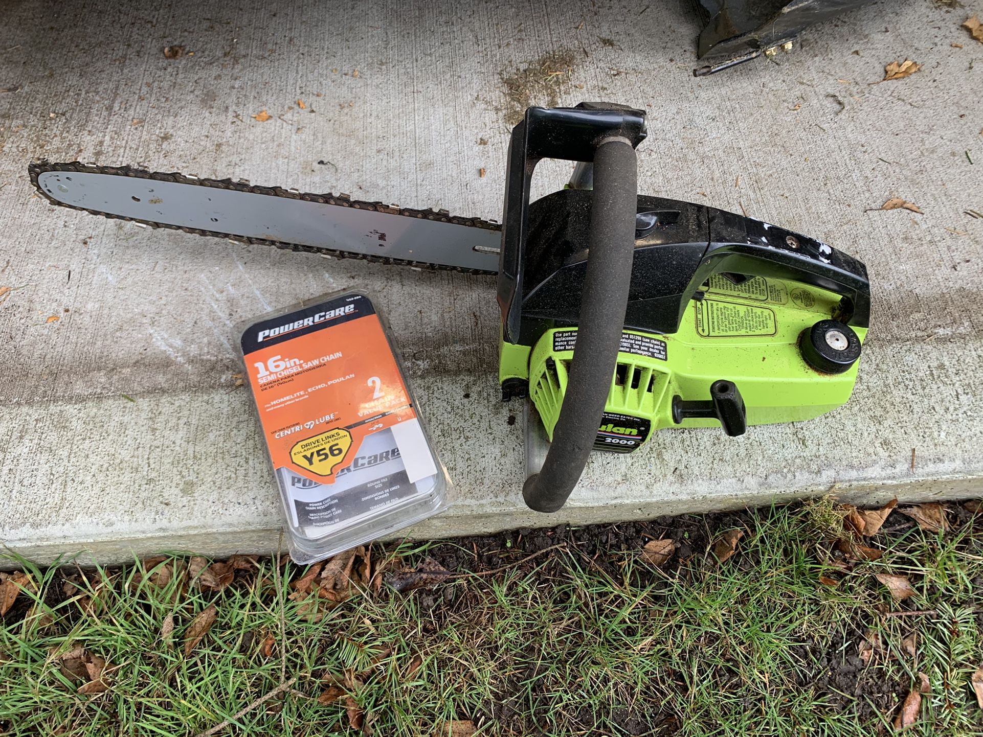Vintage Poulan 2000 Chainsaw