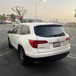 Third 3rd Row Automatic Suv Clean Title Pearl White Sun Roof Leather Toyota RAV4 Sequoia Highlander 4Runner Hr-v Cr-v Nissan Pathfinder Armanda