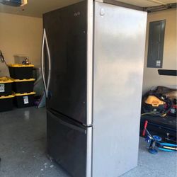 Refrigerator whirlpool 