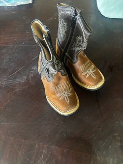 Cowboy boot size 6 toddler