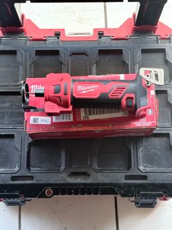 Milwaukee Drywall cut out Rotary Tool