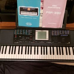 Yamaha Portatone PSR-330 Keyboard
