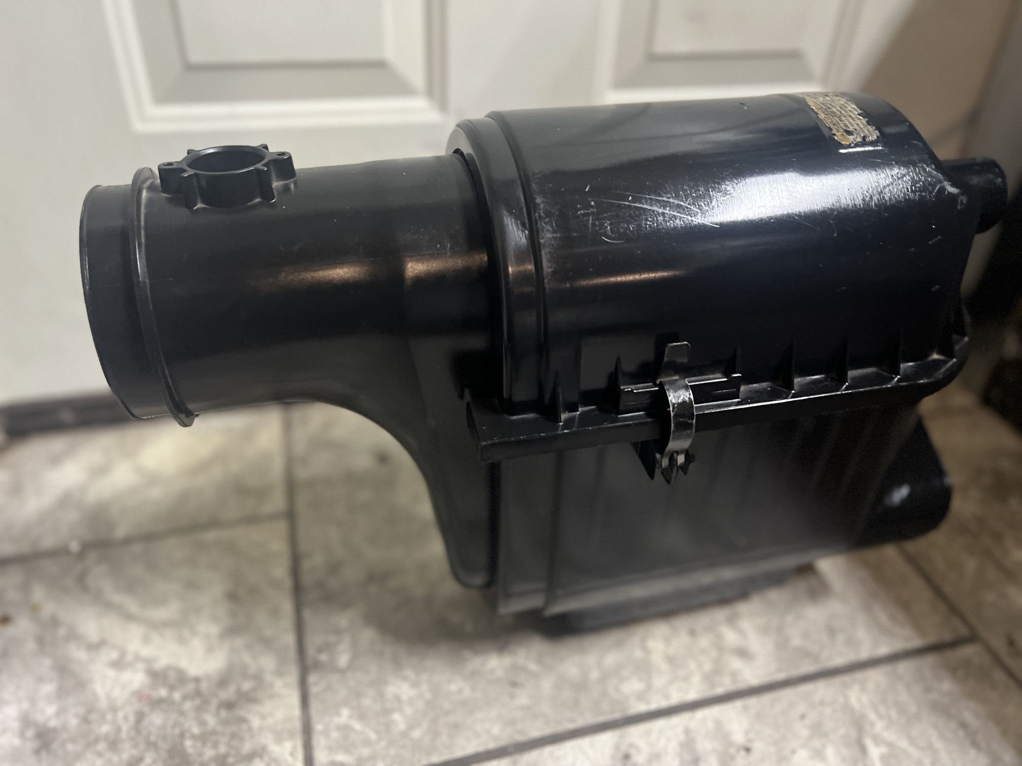 2008-2009 Ford F250 F350 Super Duty 6.4L Diesel OEM Air Cleaner Intake Box