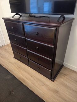 Espresso Solid Wood 8-Drawer Dresser / Dark Brown Bedroom Chest