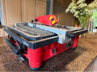 Husky THD750L wet tile saw