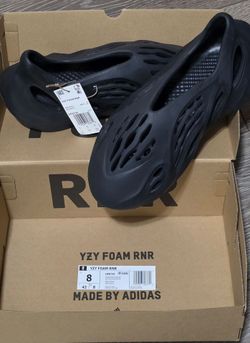 Yeezy Adidas Foam Runners Size 8 New In Box Onyx Color