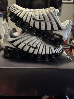 Nike Shox TL “ Metallic Silver Wolf Grey” Size 8M/9.5W