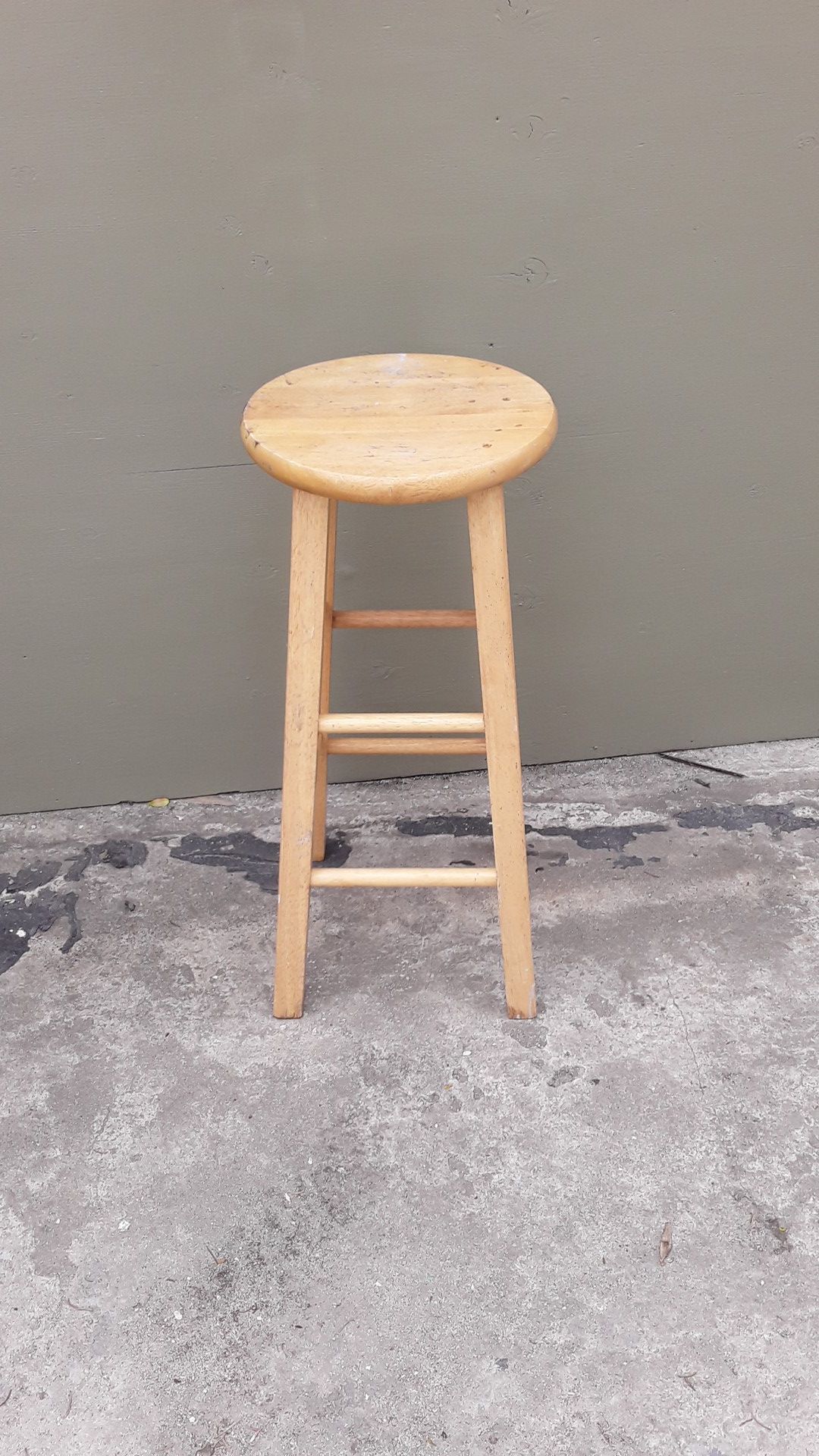 Bar stool