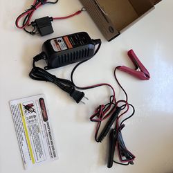 BRAND NEW MOTOPOWER Battery Charger & Maintainer (12V)