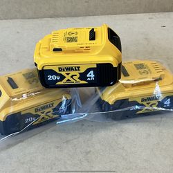 DEWALT 20V MAX Premium Lithium-Ion 4.0Ah Battery Pack