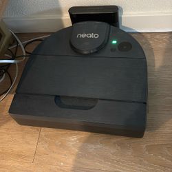 Functional Neato Robo Vacuum 
