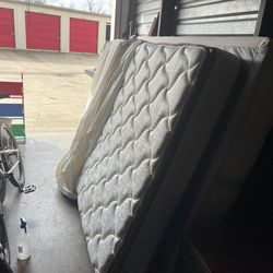 Queen Mattress Like New