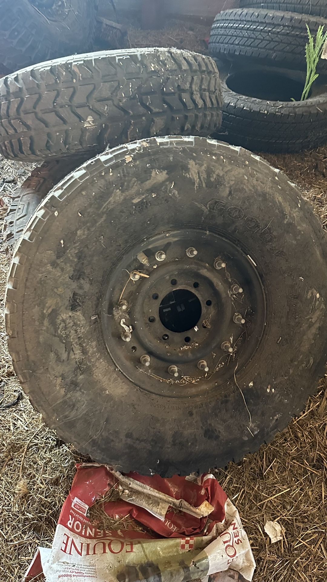 Humvee Tires And Rims 37/12.50/16.5
