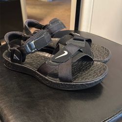  Nike Sandals 