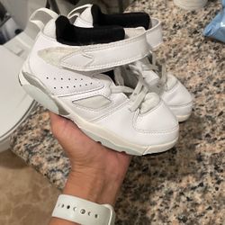 Boys Jordans Size 9c
