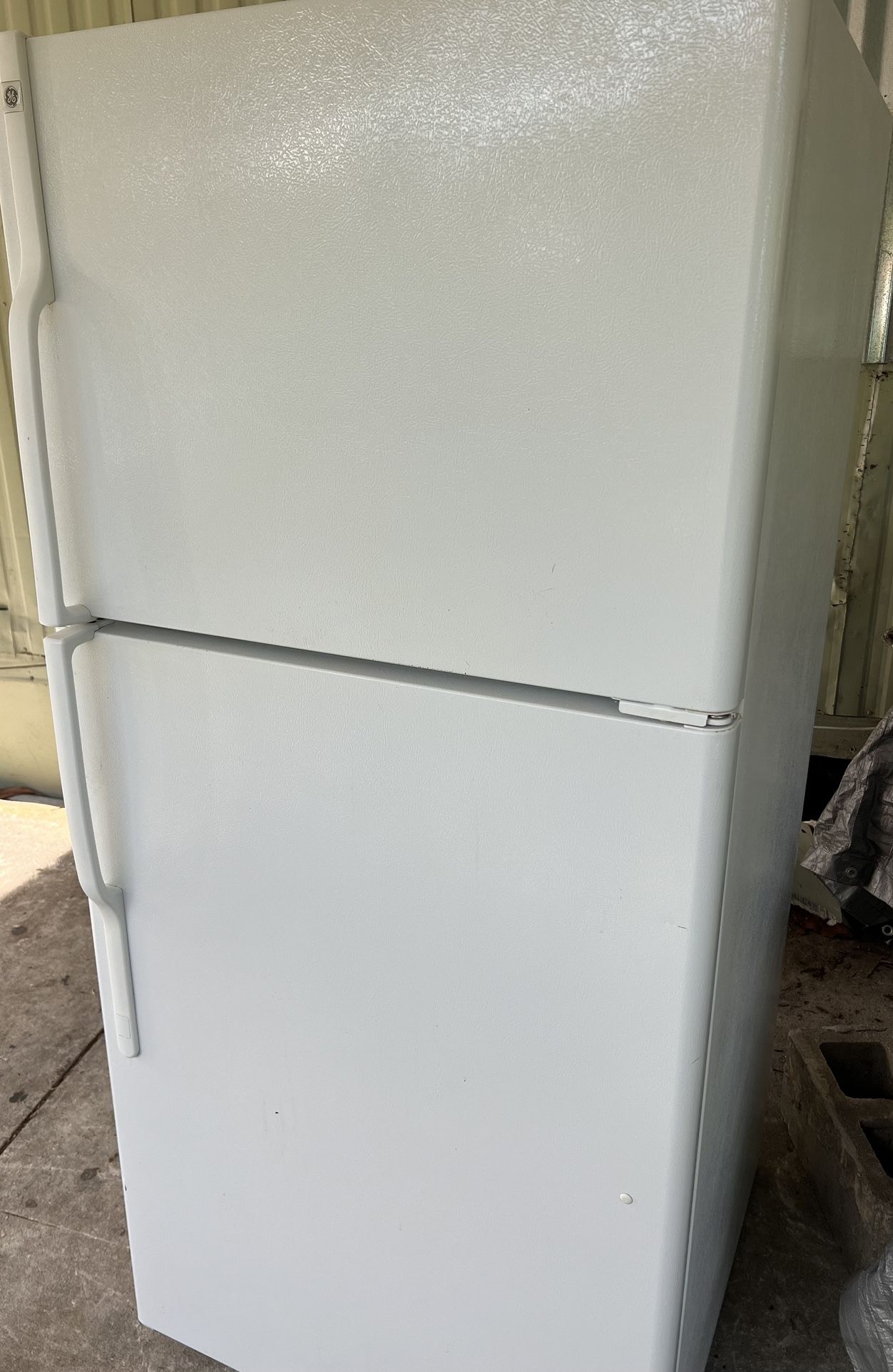 GE Refrigerator 