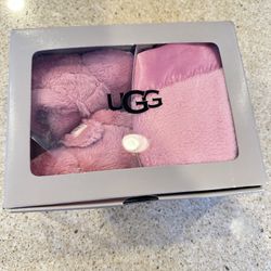 UGG Baby Gift Bixbee and Love Bubblegum Pink Booties and Lovey Infant 0-6 Months Brand New