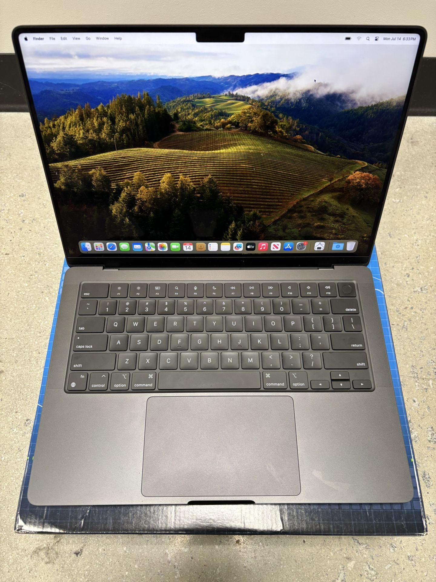 2023 Apple MacBook Pro M3 14 Core 18GB 512GB 10 Counts Charger Music & Video Software AppleCare 2027