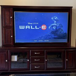 Samsung 4k UHD TV With Cherry Wood Cabinet