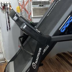 Nautilus T616 Treadmill