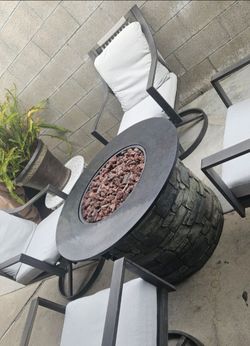 Patio fire Pit and 4 swivel chairs/conversation Set/outdoor Furniture/Cash Only
