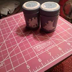 VINTAGE GREEK MOTIF SALT & PEPPER SHAKER'S STAMPED HONG KONG