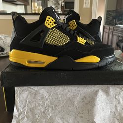 Jordan 4 Yellow Thunder