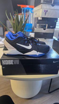 Nike Kobe VII Basketball Sneakers