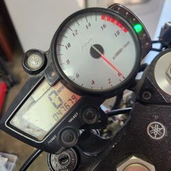 YAMAHA R6 R6S GAUGE CLUSTER