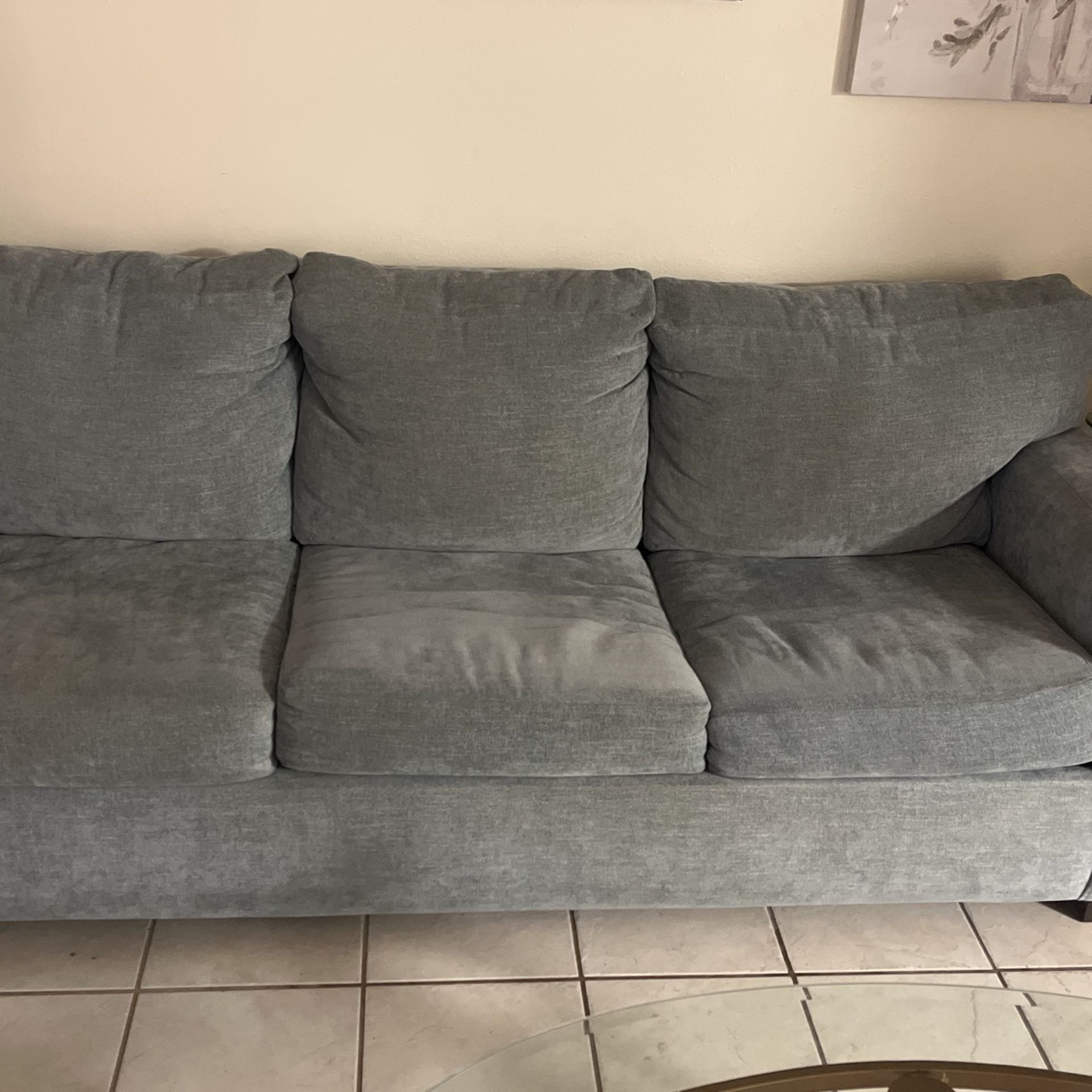 Couch/ Pull Out Full Size Bed 
